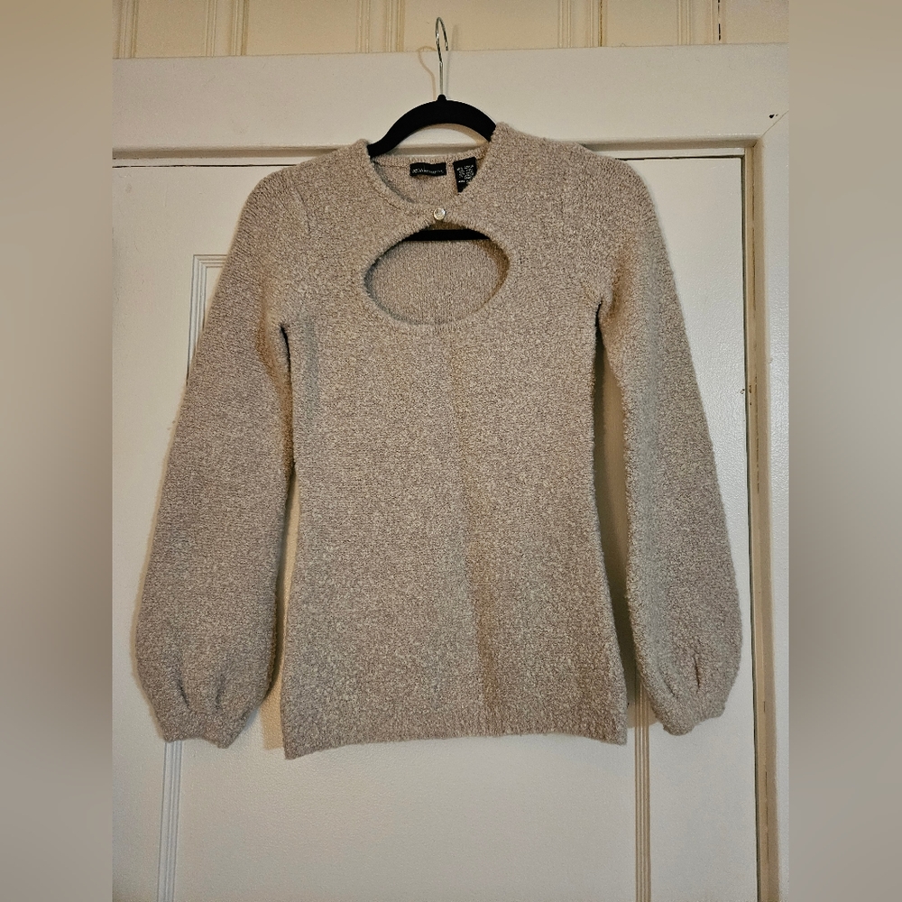 Moda Victoria's Secret Sweater with front cut out. Decorative accent Size Small.